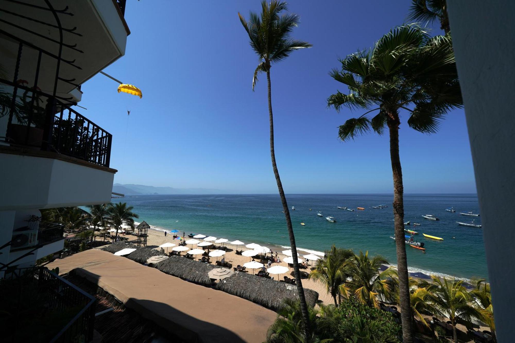 Emperador Vallarta Beachfront Hotel And Suites Puerto Vallarta Zewnętrze zdjęcie